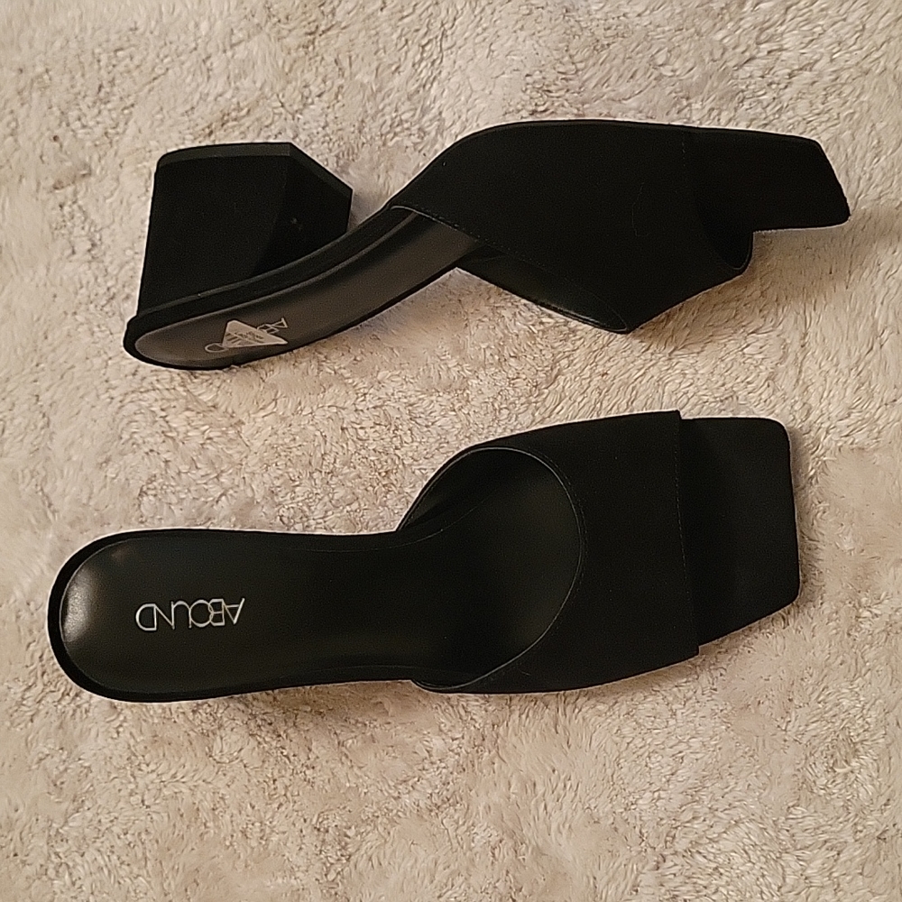 NWOT size black velvet open square toe platform shoes